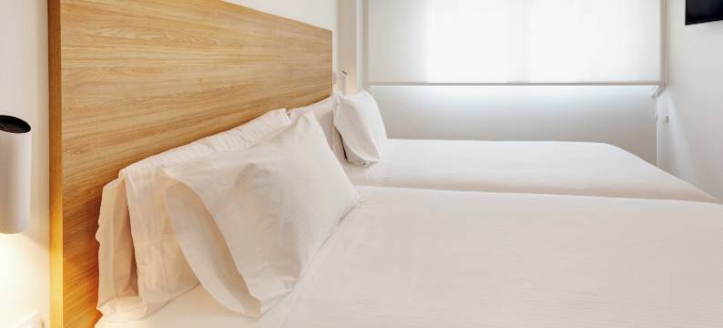 洛格罗尼奥套房赛柯特尔酒店(Sercotel Logroño Suites)图片