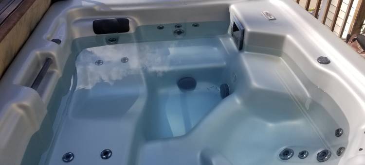 卡纳斯维尔 热水浴缸 游泳池 游戏厅 健身房 无线网络 咖啡(Kernersville Hot Tub  Pool  Arcade Gym Wifi Coffee)图片