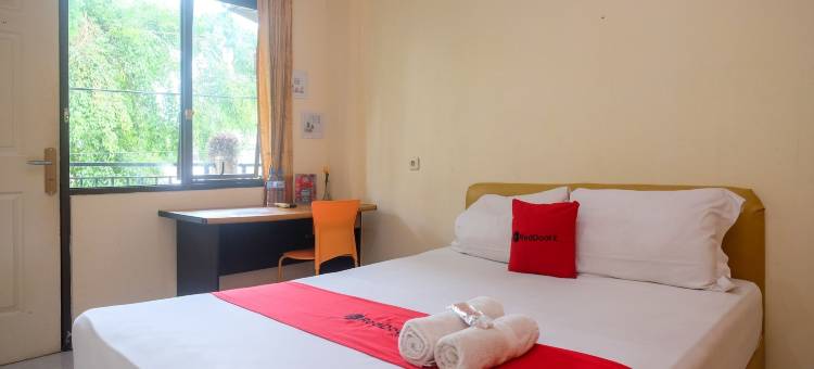 红门酒店@卡美娜多加兰普拉姆(RedDoorz @ Jalan Pramuka Manado)图片
