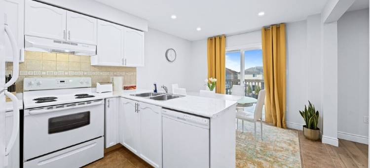时尚舒适 - 4卧室度假屋，高速WiFi，2.5个卫生间(Stylish & Cozy - 4Bdrm House Fast WIFI, 2.5 Bath)图片