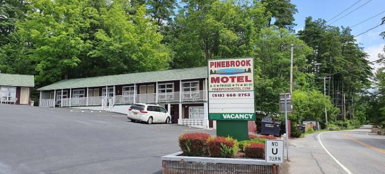 松树溪汽车旅馆(Pinebrook Motel)图片
