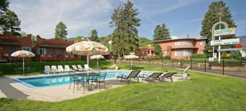 雷恩博山林小屋(Rainbow Lodge and Inn)图片