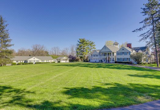 'The Windmill House' w/ Pond: 9 Mi to Dayton! Hotel Overview