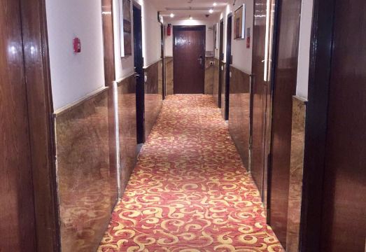 Taurus Sarovar Portico Hotel Overview