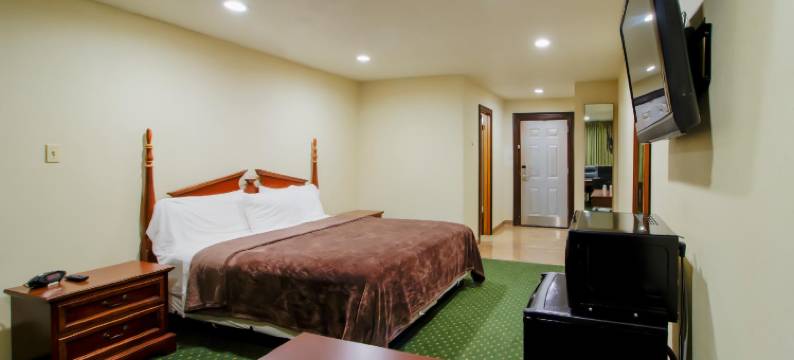 锡尔斯比OYO松林酒店及套房(OYO Pinewood Inn & Suites Silsbee)图片