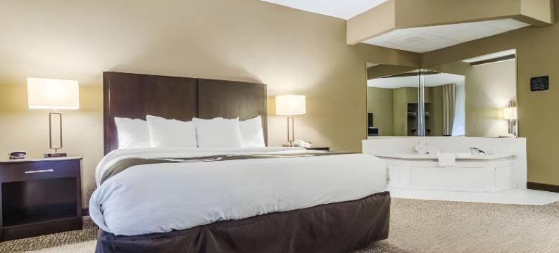 品质酒店套房格雷厄姆 - 伯灵顿南(Quality Suites Graham - Burlington South)图片