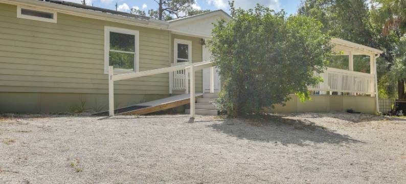 适合家庭的棕榈城之家：距海滩14英里！(Family-Friendly Palm City Home 14 Mi to Beach!)图片