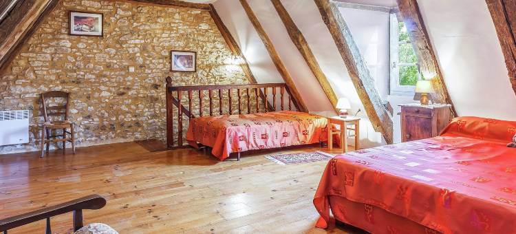 Comfortable holiday home with private pool图片
