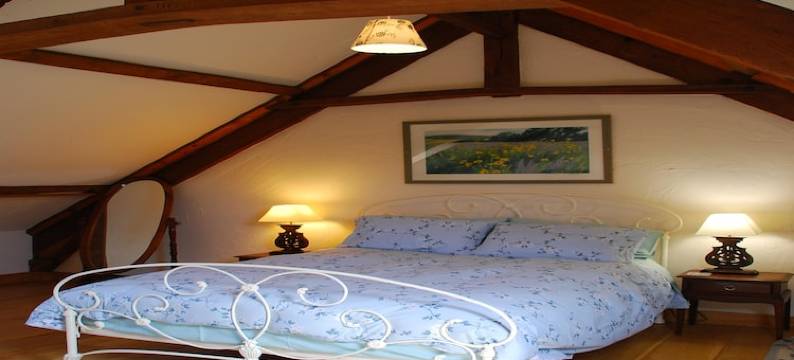 Golden Light Cottage Escape图片