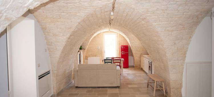 普利亚塔楼度假屋，带泳池且富有魅力(Tower House in Puglia with Pool and Charm)图片