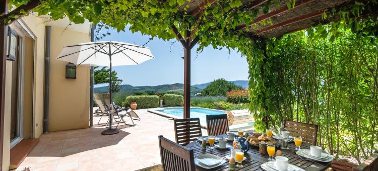 Villa in Limoux with Private Pool & Mountain Views图片