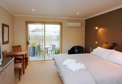 Motel StrahanHotel Overview