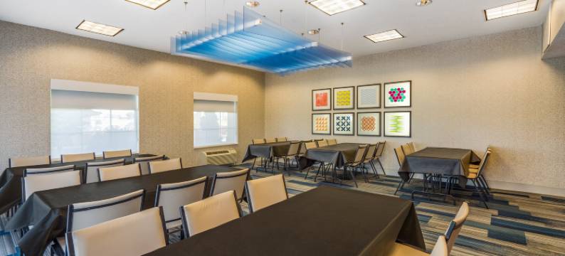 洲际酒店集团旗下智选假日布卢姆斯堡(Holiday Inn Express BLOOMSBURG by IHG)图片