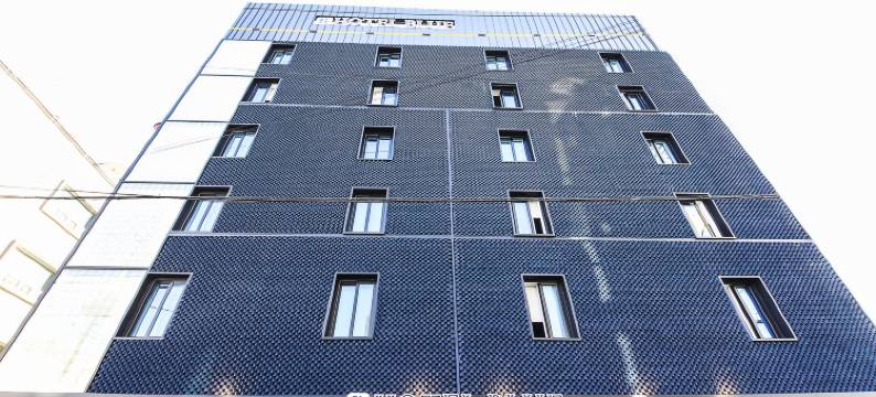 蓝色酒店(Blue Hotel)图片