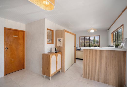 Summit Motor Lodge Hotel Overview