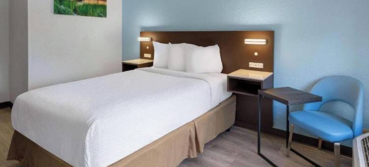 勒琼营温德姆栢茂酒店(Studio 6 Suites Jacksonville, NC)图片