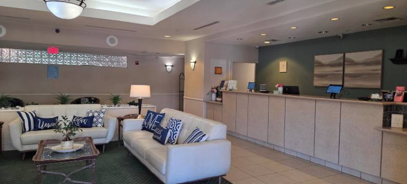 迈尔斯堡I-75 拉昆塔温德姆套房酒店旅店(La Quinta Inn and Suites Fort Myers I-75)图片