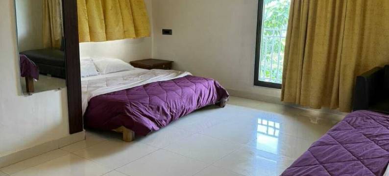 雾中瀑布(Misty Cascades)图片