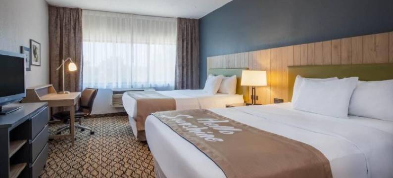 罗切斯特希尔斯戴斯套房酒店(Days Inn & Suites by Wyndham Rochester Hills MI)图片