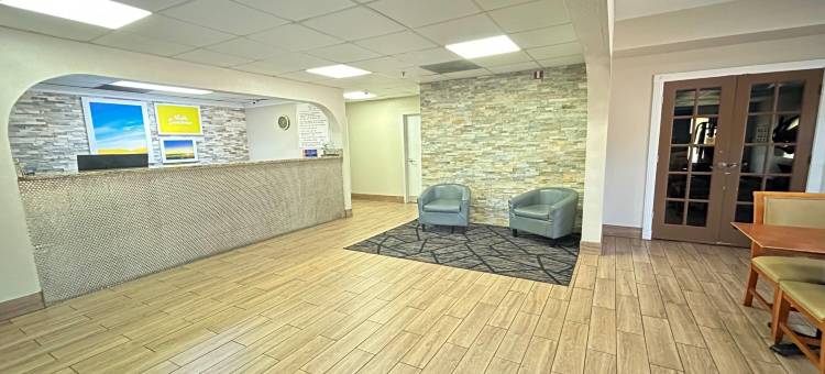 斯托克布里奇南亚特兰大戴斯套房酒店(Days Inn & Suites by Wyndham Stockbridge South Atlanta)图片