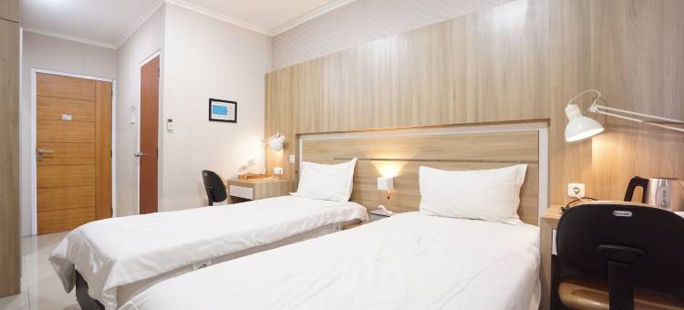 达玛库龙橡树镇屋酒店(Townhouse Oak Hotel Damar Kurung)图片