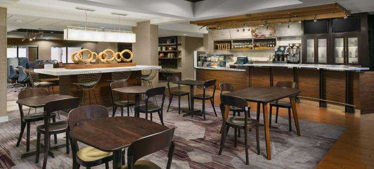 芝加哥布鲁明戴尔万怡酒店(Courtyard Chicago Bloomingdale)图片