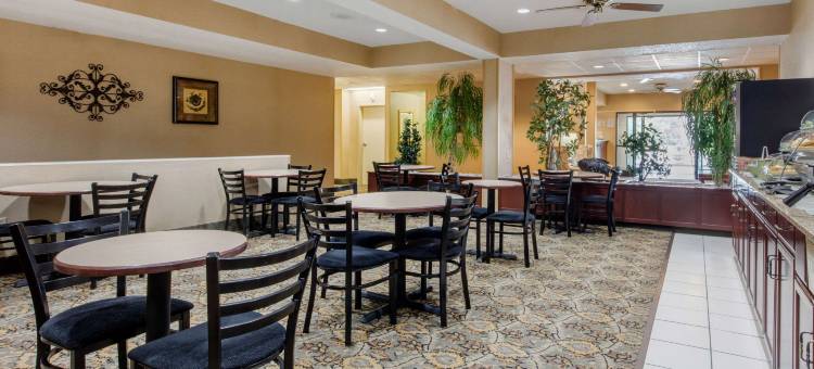 本顿德拉芬维尔凯艺套房酒店(Quality Inn & Suites Benton - Draffenville)图片