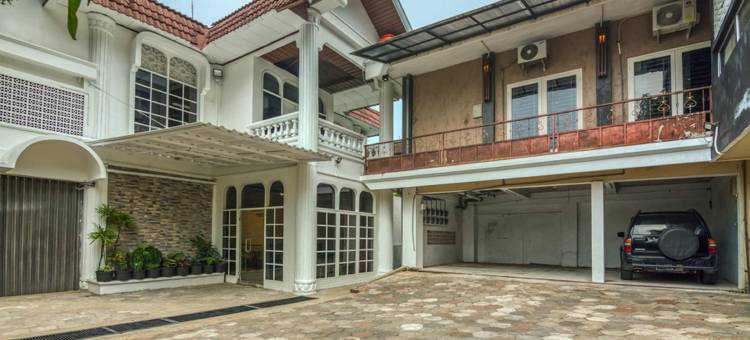 红多兹Plus酒店-近三宝垄警察学院3号(RedDoorz Plus Near Akademi Kepolisian Semarang 3)图片