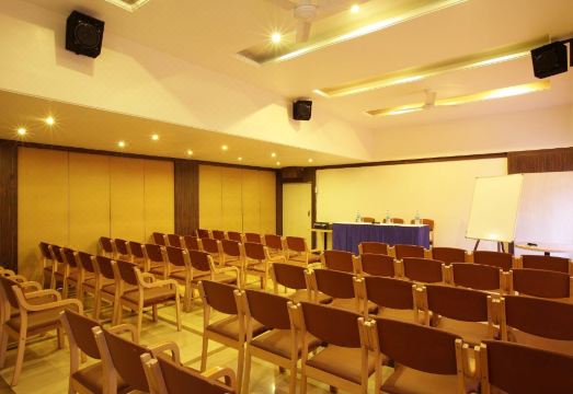 Hotel Orient Crown, KolhapurHotel Overview