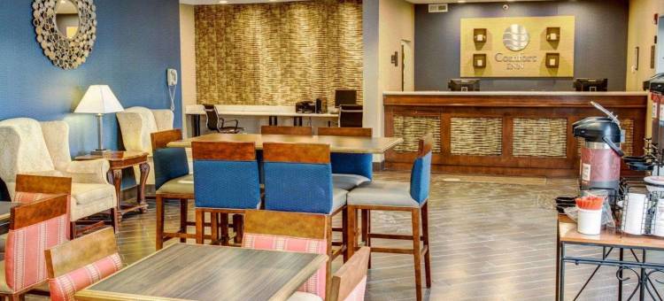 北格林菲尔德舒适套房酒店(Comfort Inn & Suites North Greenfield)图片