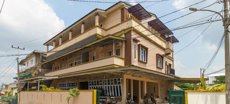 红多兹伊斯兰酒店-近巨港塞基新邦(RedDoorz Syariah Near Simpang Sekip Palembang)图片