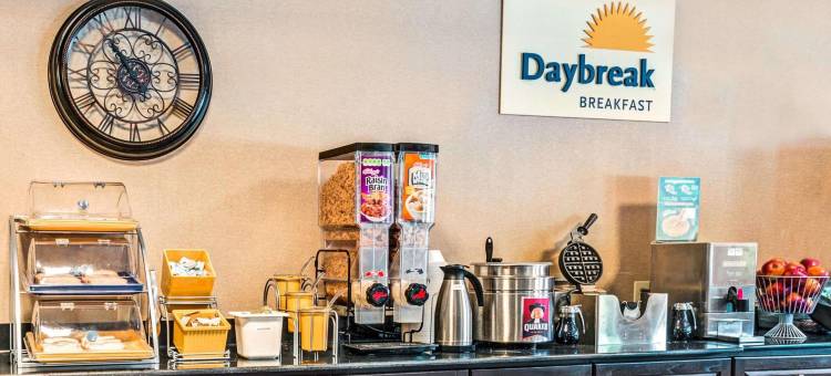 杰弗逊维尔温德姆戴斯套房酒店(Days Inn & Suites by Wyndham Jeffersonville IN)图片