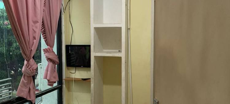 OYO 92262 宿布布尔背包客家庭旅馆(Backpacker Homestay Jatisampurna Redpartner)图片