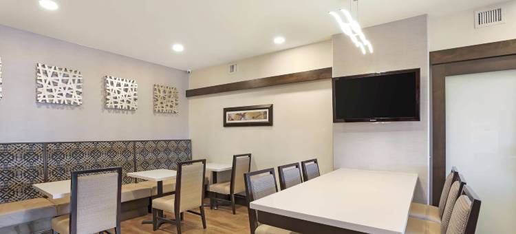 岩堡贝斯特韦斯特优质酒店(Best Western Plus Castle Rock)图片