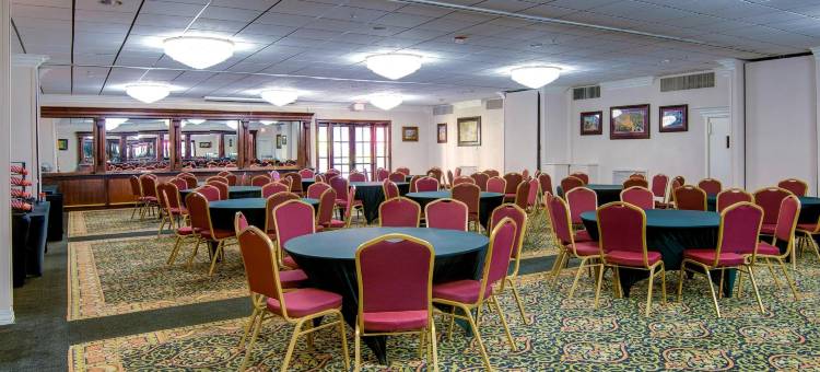 梅塔里新奥尔良机场华美达酒店(Ramada by Wyndham Metairie New Orleans Airport)图片