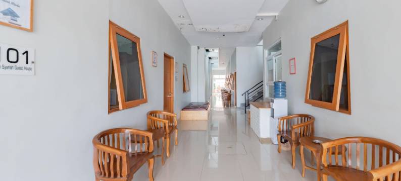 红多兹伊斯兰酒店-近DPRD卡布帕腾梳邦(RedDoorz Syariah Near Dprd Kabupaten Subang)图片