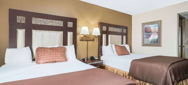 普利茅斯温德姆华美达酒店及会议中心(Ramada by Wyndham Plymouth Hotel & Conference Center)图片