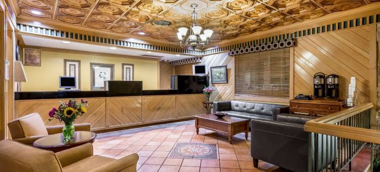 彭萨科拉-历史市中心戴斯酒店(Days Inn by Wyndham Pensacola - Historic Downtown)图片