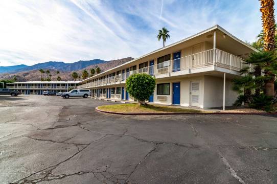 东部棕榈泉6号汽车旅馆(Motel 6 Palm Springs, CA - East - Palm Canyon)