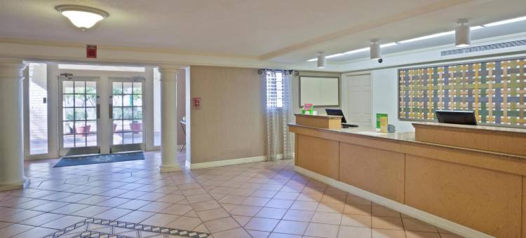 凤凰城天港机场拉昆塔温德姆酒店(La Quinta Inn by Wyndham Phoenix Sky Harbor Airport)图片