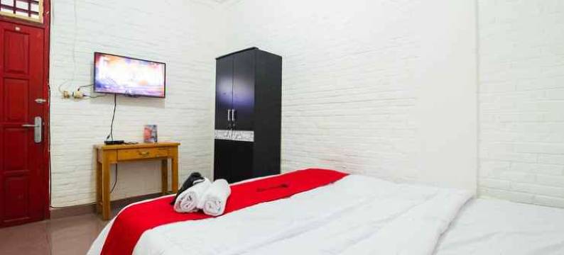 红多兹酒店-帕穆朗大学(RedDoorz Near Universitas Pamulang)图片