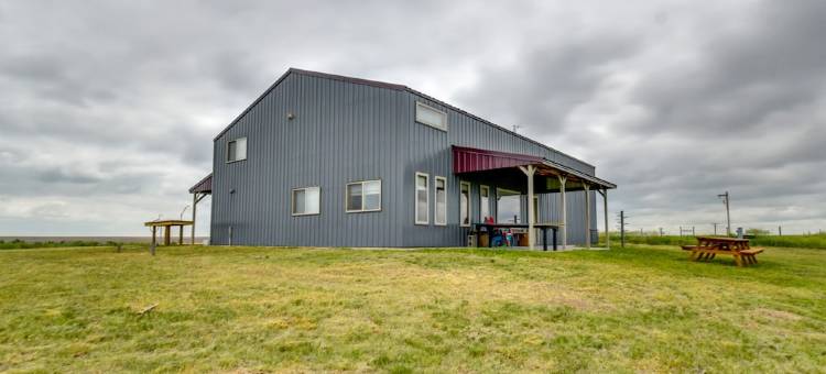 隐蔽的内布拉斯加度假屋：距麦康诺湖2英里(Secluded Nebraska Getaway 2 Mi to Lake McConaughy)图片