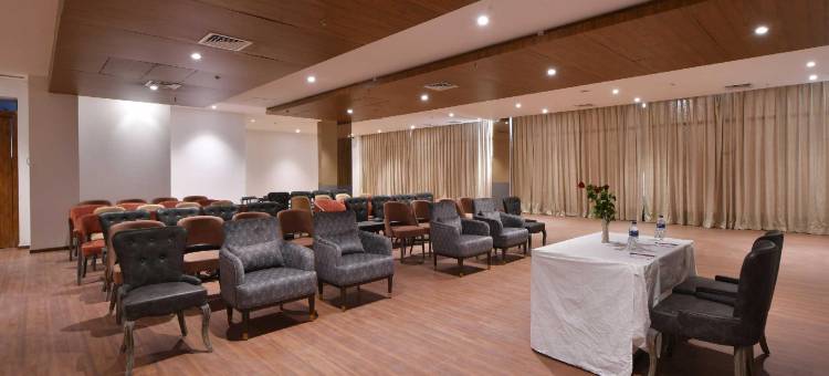 会所酒店摩尔比(Clubhouse by CheckIn Hotel Morbi)图片