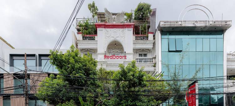 贡图尔拉亚塞蒂亚布迪红多兹Plus酒店(RedDoorz Plus @ Guntur Raya Setiabudi)图片