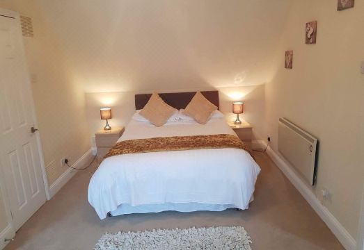 Lake View Villa - Rosecraddoc Manor Hotel Overview