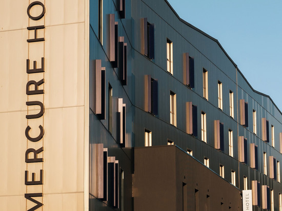 布雷斯特中心港美居酒店