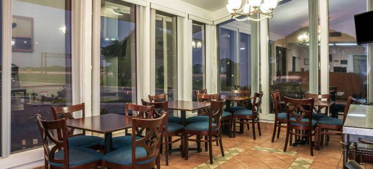 圣马科斯温德姆速8酒店(Super 8 by Wyndham San Marcos)图片