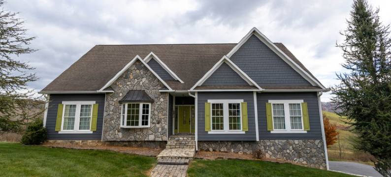 Charming Cabin with Scenic Views and Gas Fireplace - Tranquil Mountain Retreat图片