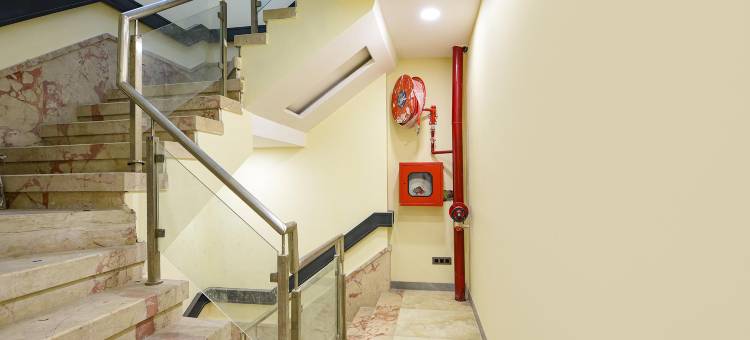 Fabhotel 亚什公寓(FabHotel Yash Residency - Yamuna Sports Complex)图片