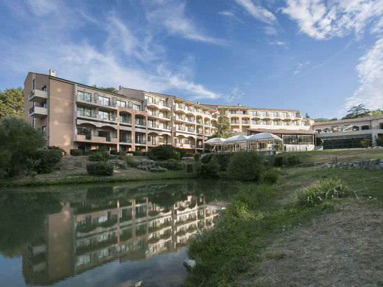 杜里菲尔的Domaine Les Sources